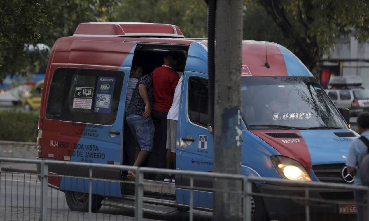 Passagem de van intermunicipal sofre reajuste de até 12% a partir desta quarta-feira no estado do Rio