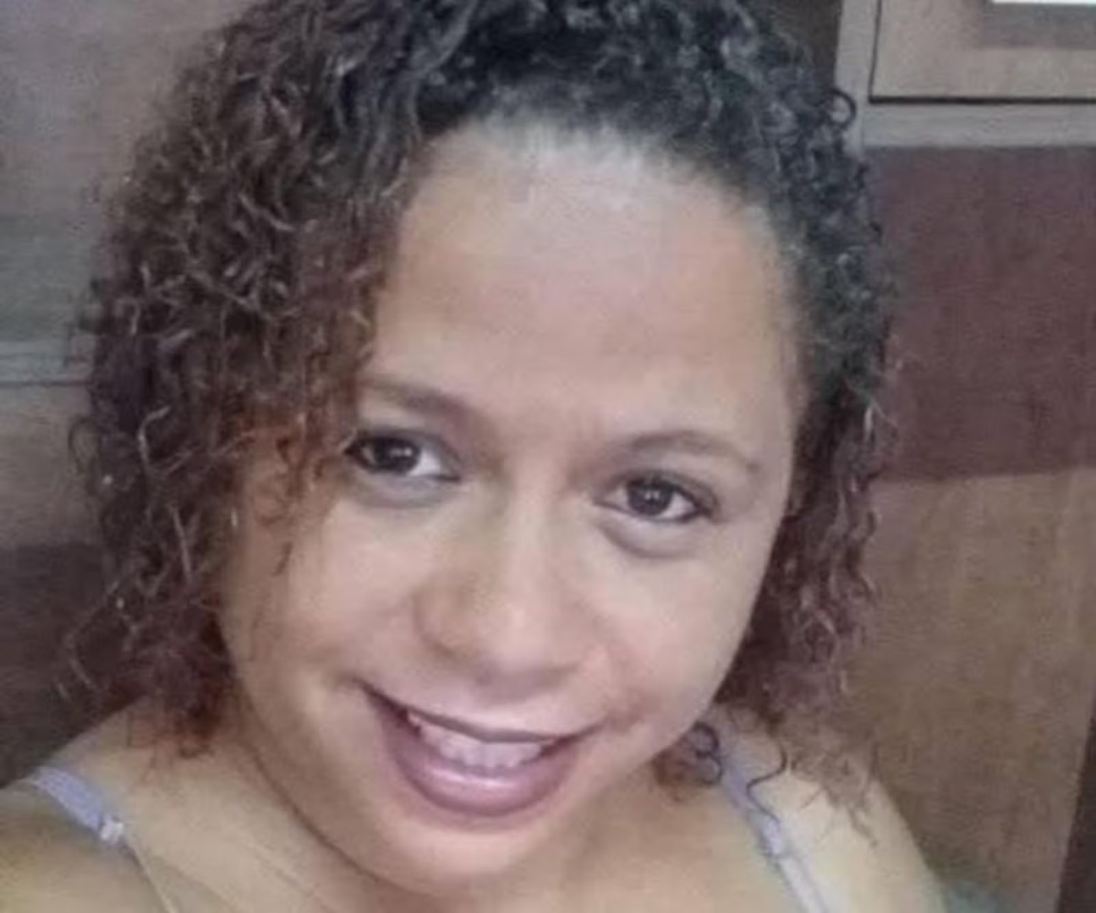Moradora morre baleada e policiais ficam encurralados durante megaoperação no Complexo do Salgueiro em São Gonçalo