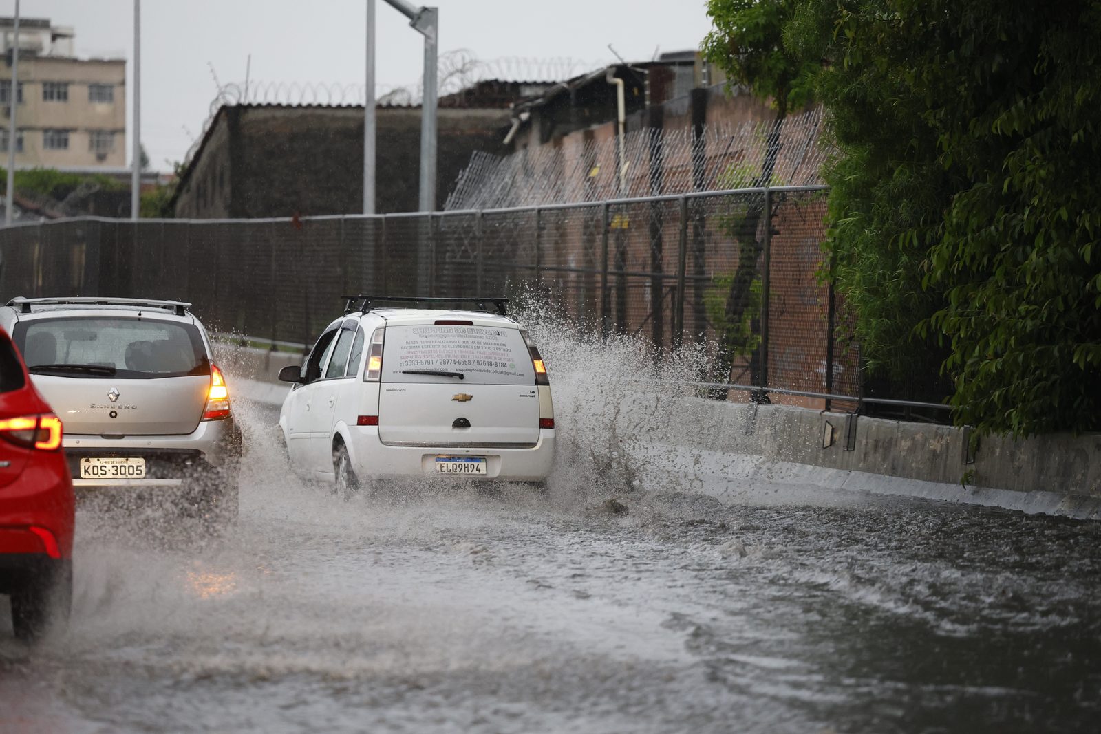Leste Fluminense segue em alerta com previsão de chuva forte e risco de transbordo de rios nesta segunda-feira