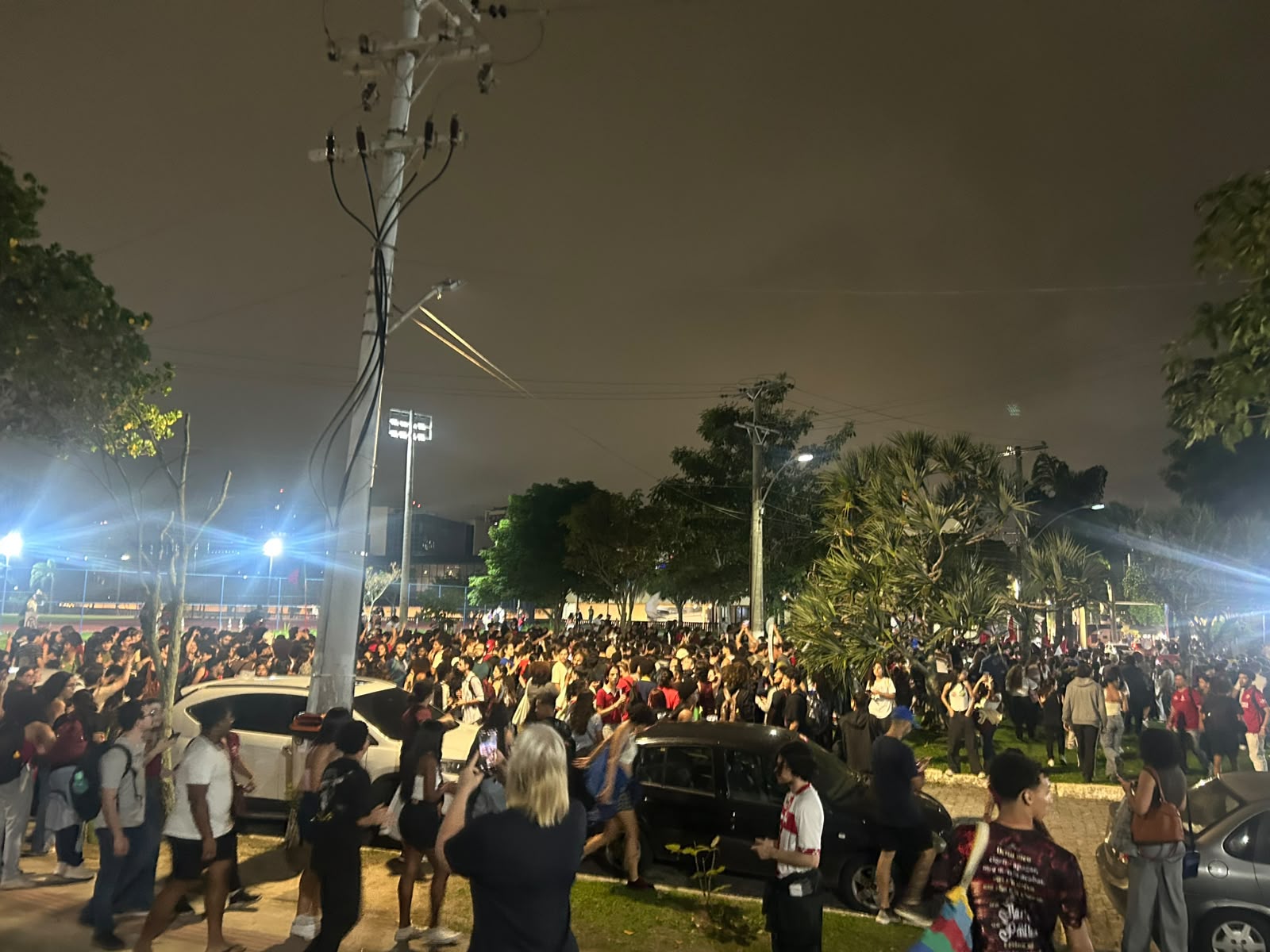 Estudantes da UFF fazem novo ato em apoio a Lula em Niterói
