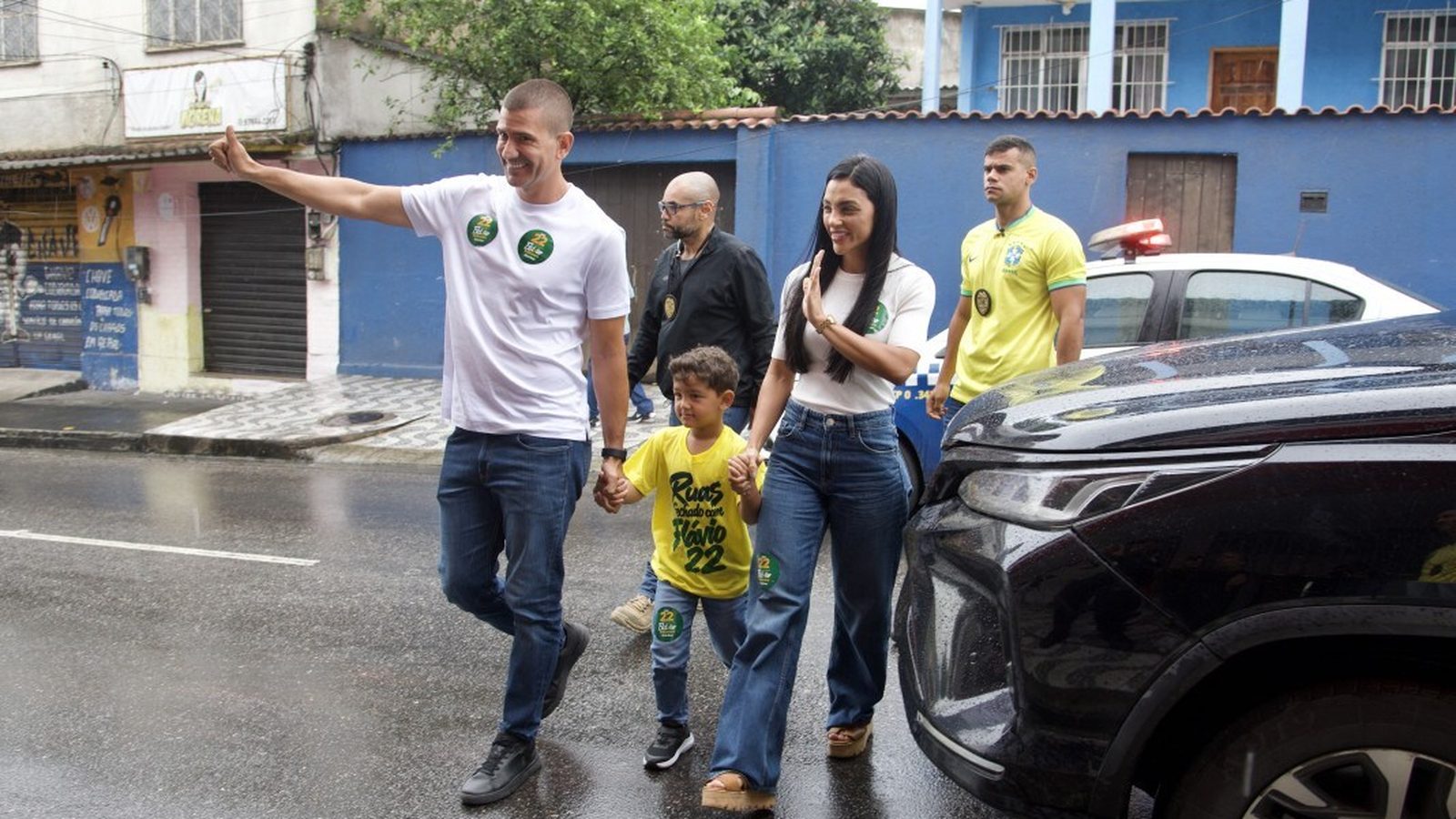 Douglas Ruas vota em São Gonçalo e diz que a transição do governo do Rio começa nesta segunda